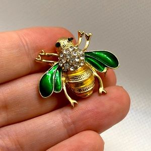 Brand New Elegant Brooch Little Gold Bug Brooch